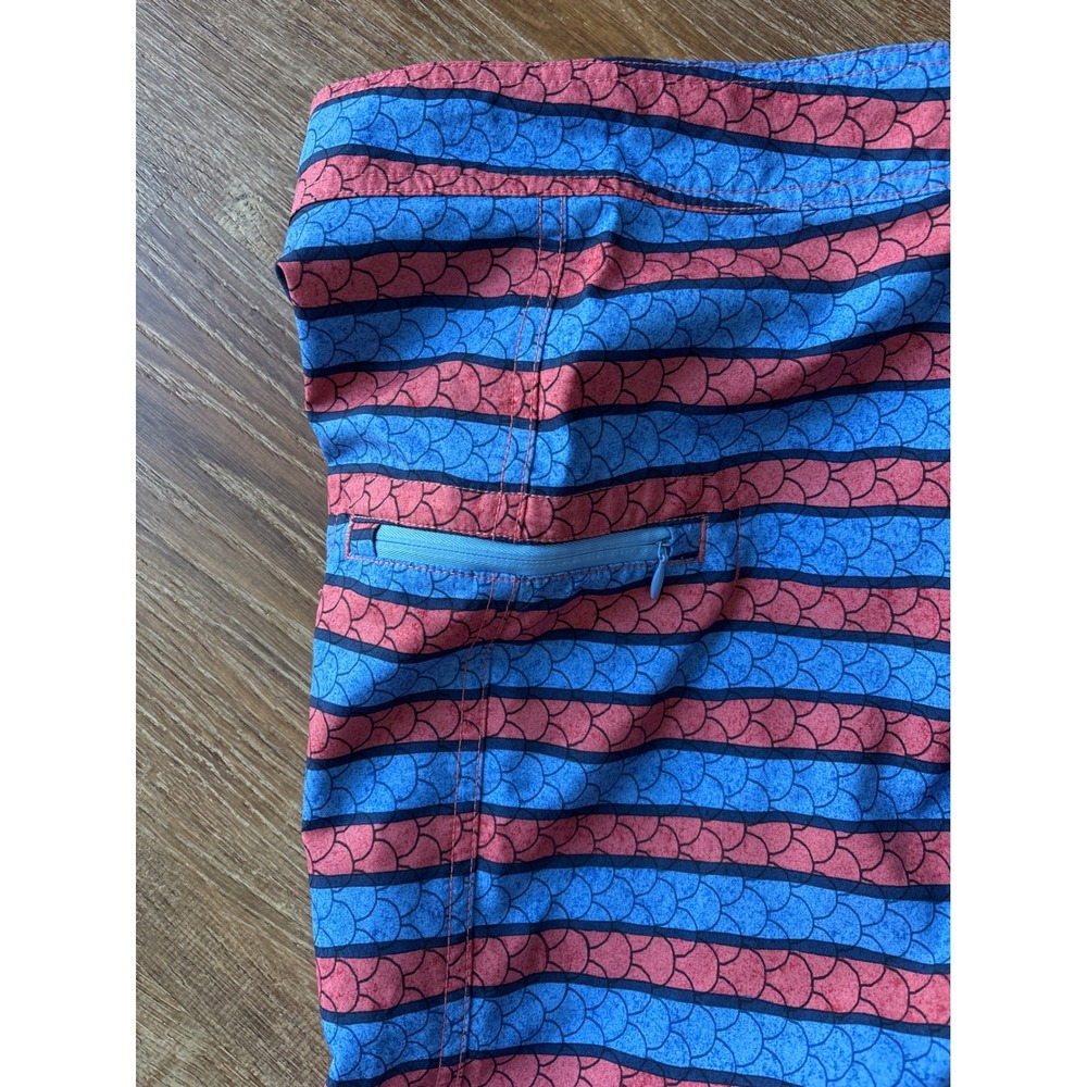 Vineyard Vines Men's 9" Swim Trunks Shorts Scale Stripe Blue Red 32 - Picture 5 of 5